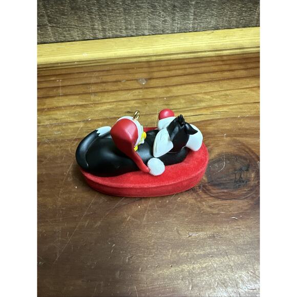 HALLMARK ’Twas the Night Before Christmas Looney Tune Tweety Sylvester Ornament - Picture 3 of 6